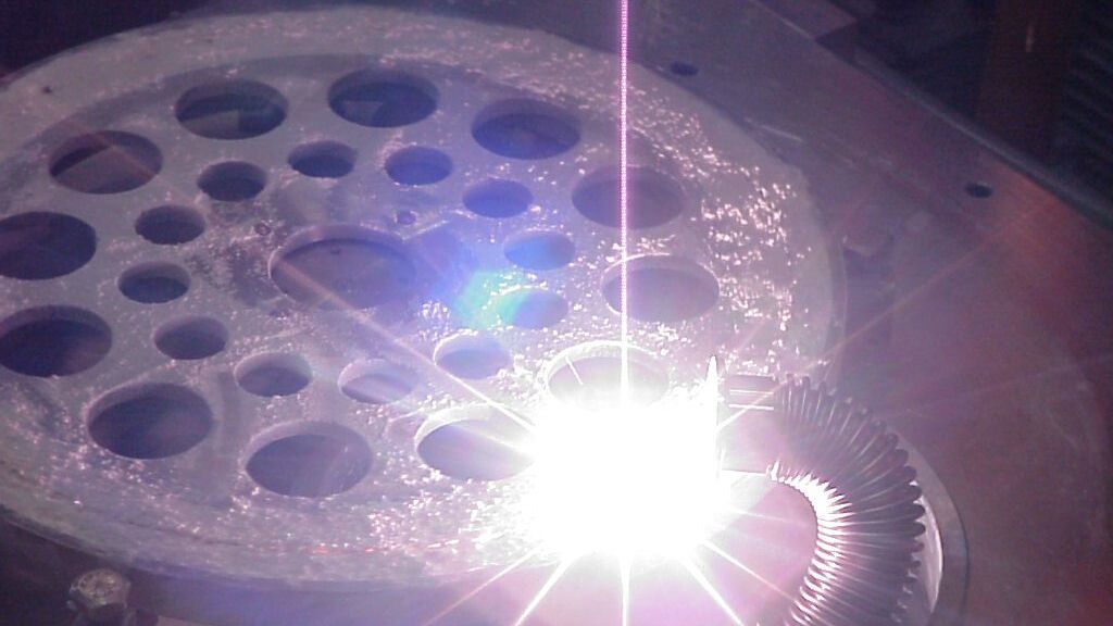 Dresden group develops laser process to make self-cleaning aluminum